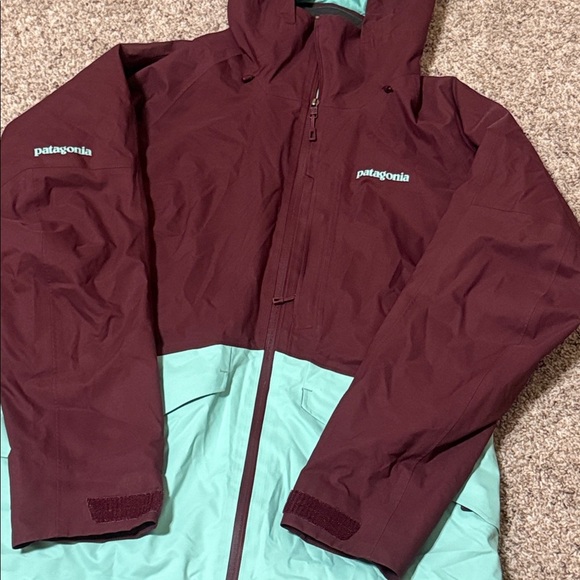 Patagonia® Women’s Insulated Snowbelle Jacket - Picture 4 of 6